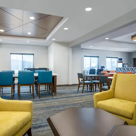 Holiday Inn Express & Suites Clinton By Ihg-3